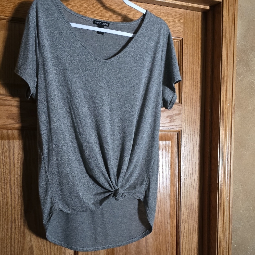 Mind Code Ladies Gray Tie Front Short Sleeve T-Shirt Size L